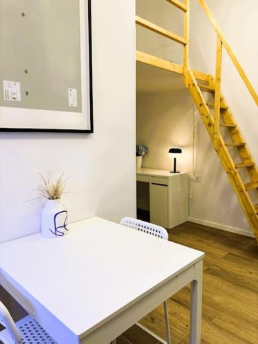 Benetton stlye - freedom in blue and organge