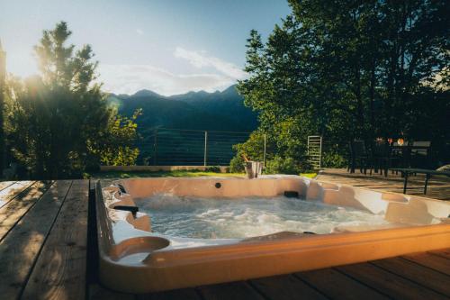 Karstais baseins, Chalet Astra, Whirlpool & Sauna in San Pancrazio Saint Pankraz
