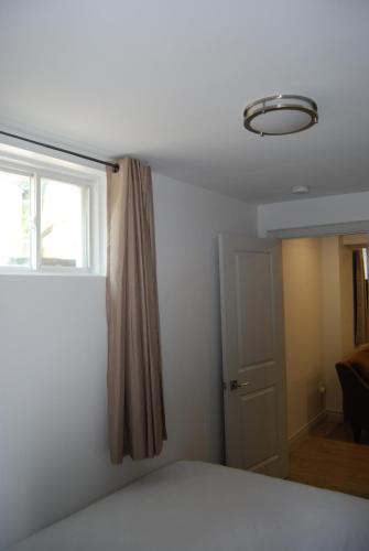 Modern 2-BR Basement Apartment, Bruce