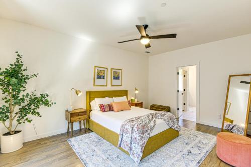 Nashville Townhome with Deck Close to Downtown! in Nashville, USA