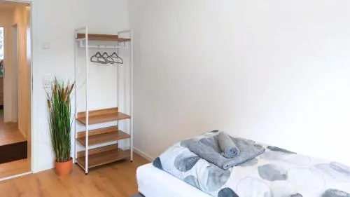 Ferienwohnung 3-4P l 2 SZ I Bad l Balkon l Bergblick l fußläufig zu Zeiss, Hensoldt in Oberkochen, Deutschland