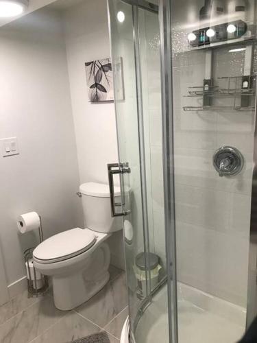 Garden level 1 bd suite with private entrance in North Vancouver, Canada