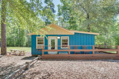 Quiet Hemphill Cabin Retreat Near Toledo Bend Lake in Hemphill, USA