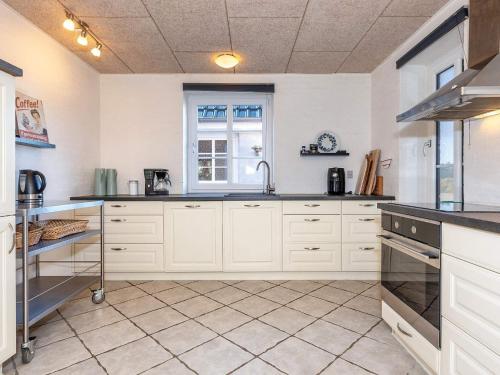 Comoditats, 10 person holiday home in Fur-By Traum in Debel