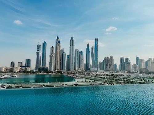 Beachfront Bliss: Chic 1 BR Retreat by the Sea, Dubaï (photo 4)