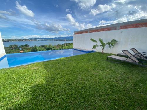 Casa con vista al lago de Tequesquitengo in Tequesquitengo, Mexico
