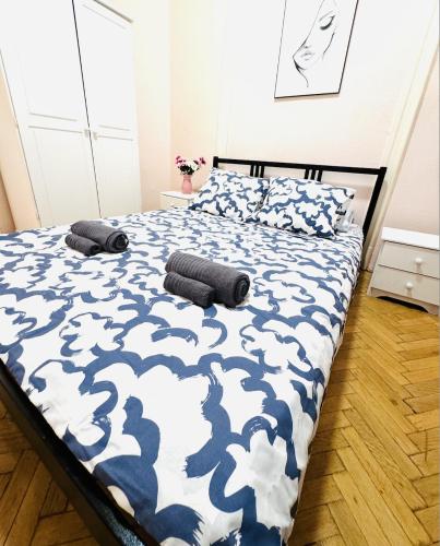 Y Central Station Private Rooms Room Type - Queen Room with Shared Bathroom
