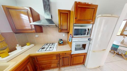 KARIFUNA-II in La Desirade