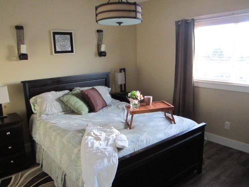 B&B Kelowna - WineDownHere - Lic. 75806 - Bed and Breakfast Kelowna