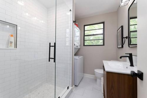 Be A Nomad - Newly renovated 1br apartment thumb 3