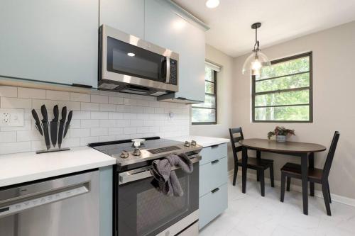 Be A Nomad - Newly renovated 1br apartment detail