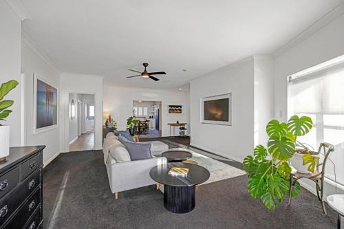 Coast Motel and Apartments