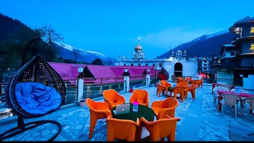 Hotel Hilltop  in Manali