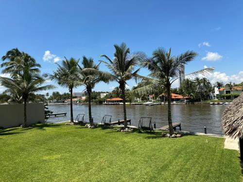 Departamento acogedor con vista al mar y alberca in Conchal, Mexico