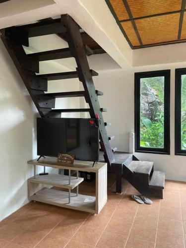 Happy Hippy House4 Happy Hippy House4