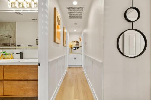 Gorgeous Villa Minutes Disneyland and Socal Gems in Westminster, USA