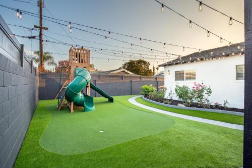 Gorgeous Villa Minutes Disneyland and Socal Gems in Westminster, USA