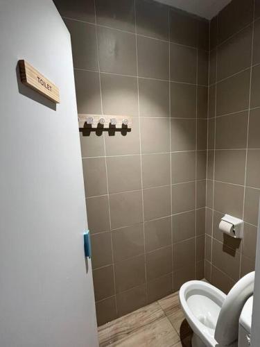 Tung's Hideout- Centrum Cameron