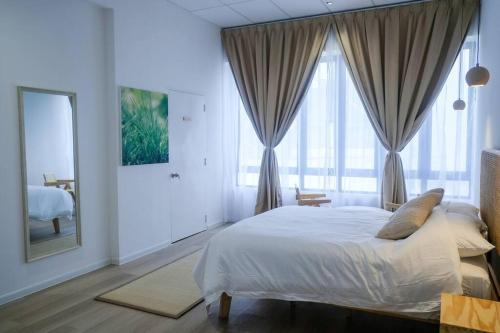 Tung's Hideout- Centrum Cameron