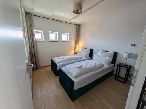 Munich Large Apartment 150 qm in top centrally located 1 to 15 guests, München (Foto 7)