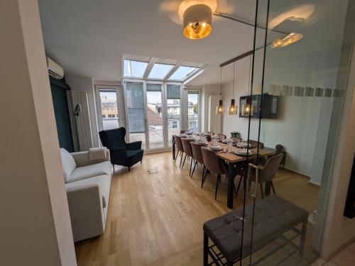 Munich Large Apartment 155 qm and 5 Bedrooms with Roof Terrace in centrally located 1 to 14 Guests, Mnichov (fotografie 2)