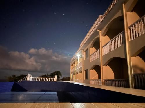 A szálláshely kívülről, Pango Ocean Blue Hotel in Pango Beach