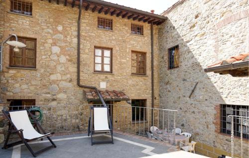 2 Bedroom Beautiful Home In Corsanico gîte à louer Lucques
