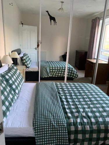 Basic city kings st view 2 bed — other in 20 Seaton Place East, Aberdeen, AB24 1XH, United Kingdom