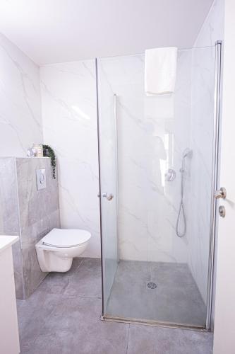Kook Isrentals - ApartHotels In City Center - image 9