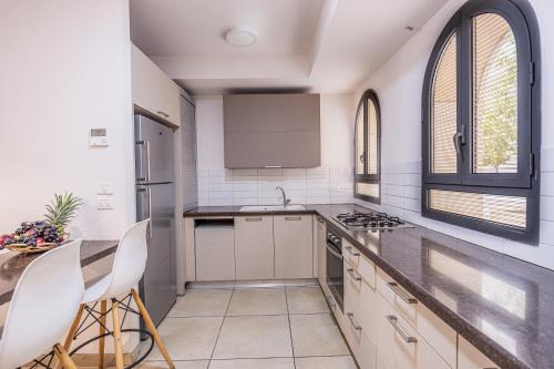 Kook Isrentals - ApartHotels In City Center - main image
