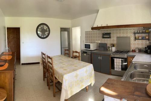 Maison indépendante sur grand terrain clos (Maison independante sur grand terrain clos) in St Loup Lamaire