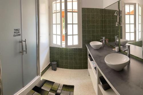 Maison indépendante sur grand terrain clos (Maison independante sur grand terrain clos) in St Loup Lamaire