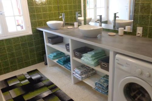 Maison indépendante sur grand terrain clos (Maison independante sur grand terrain clos) in St Loup Lamaire