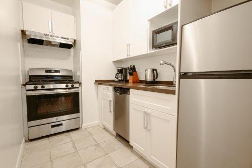 Spacious & Charmy 3BDR & 1 BTH Downtown Manhattan in New York, USA