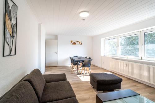 Stay & Work Apartment - 3 bed rooms - 7 beds in Nettetal