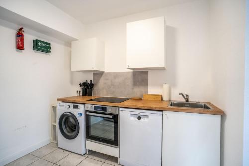 Stay & Work Apartment - 3 bed rooms - 7 beds in Nettetal