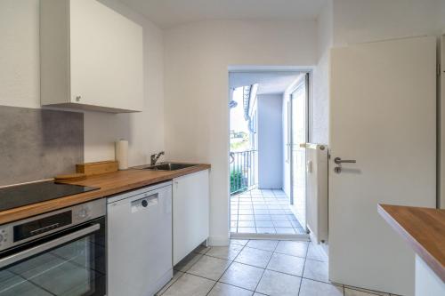 Stay & Work Apartment - 3 bed rooms - 7 beds in Nettetal