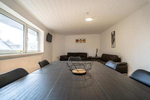 Stay & Work Apartment - 3 bed rooms - 7 beds in Nettetal