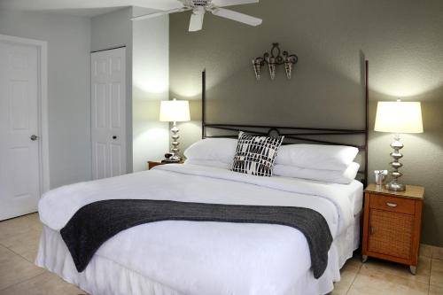 The Cabanas Guesthouse & Spa - Gay Resort catering to Gay Men