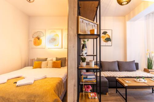 Avenue of MARA - ULTRACENTRAL Studio DeLuxe, Plus FREE Underground Parking Avenue of MARA - ULTRACENTRAL Studio DeLuxe, Plus FREE Underground Parking