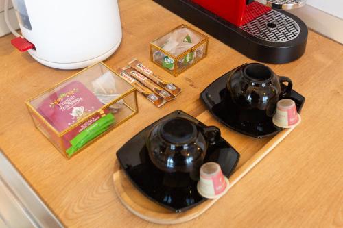 Avenue of MARA - ULTRACENTRAL Studio DeLuxe, Plus FREE Underground Parking Avenue of MARA - ULTRACENTRAL Studio DeLuxe, Plus FREE Underground Parking