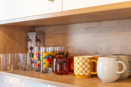 Avenue of MARA - ULTRACENTRAL Studio DeLuxe, Plus FREE Underground Parking Avenue of MARA - ULTRACENTRAL Studio DeLuxe, Plus FREE Underground Parking