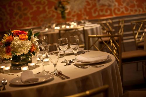 Étterem, Hotel Lombardy near Renwick Galéria