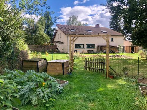Le jardin des libellules gîte à louer Le Theil