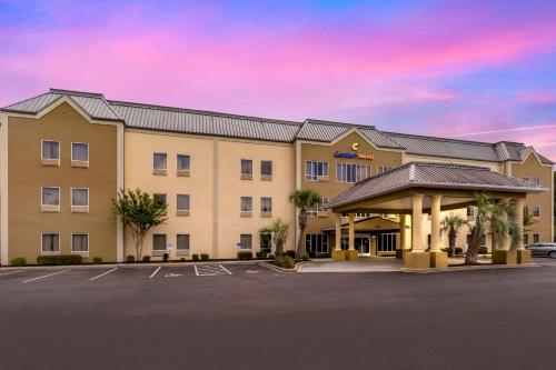 Comfort Suites At the University