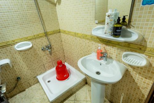 Shower, Nest Room for Solo or couple near Universal Speciality Medical Center