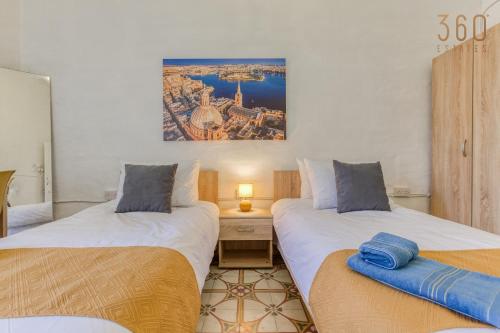 Authentic Townhouse with backyard in Sliema by 360 Estates