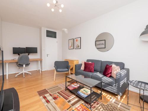 Pass the Keys Bright modern one bed apartment - Bath city centre, Бат (фото 8)