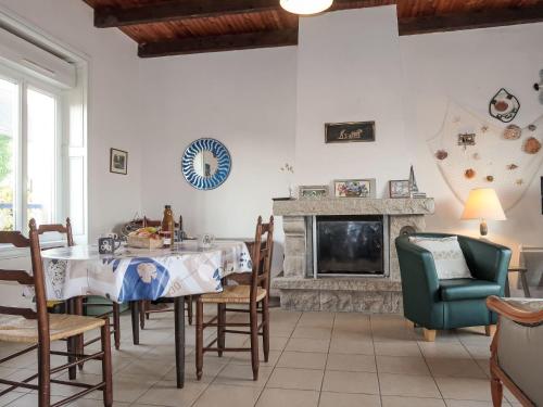 Holiday Home Ty Pol by Interhome in Camaret-sur-Mer