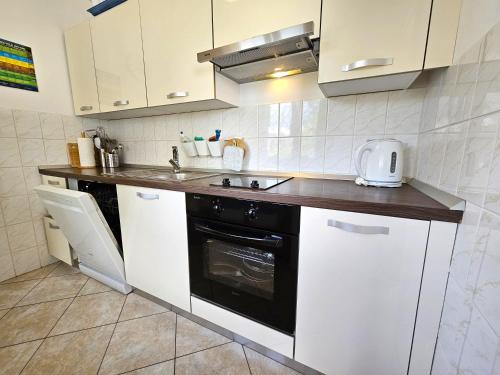 Konyha, Apartments Mirko in Malinska